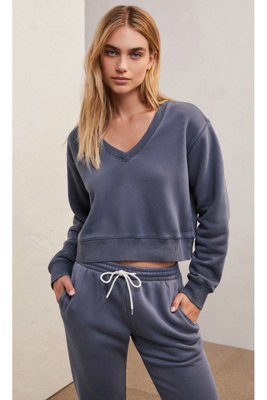 SKIMMER V-NECK SWEATSHIRT