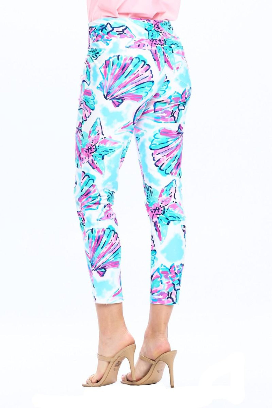 Sky Shells Cropped Legging